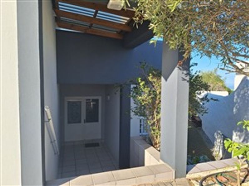 House For Sale in Stilbaai Wes, Stilbaai - Photo 2