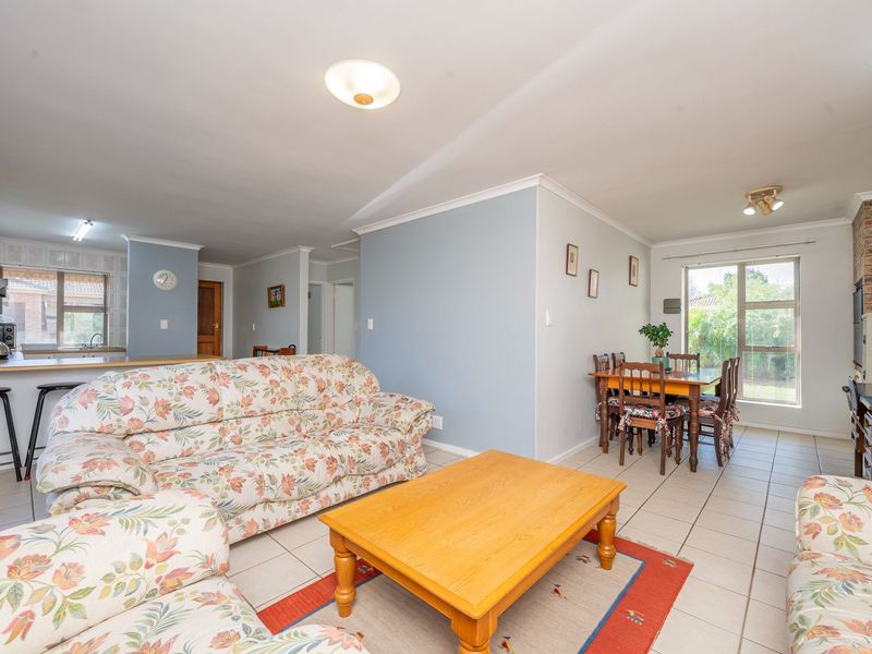 2 Bedroom Townhouse with 3 Bedroom Potential in Popular Sonstraal Heights - Photo 6