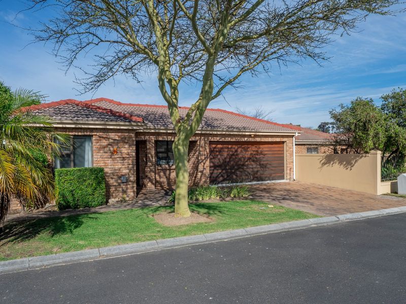 2 Bedroom Townhouse with 3 Bedroom Potential in Popular Sonstraal Heights - Photo 4
