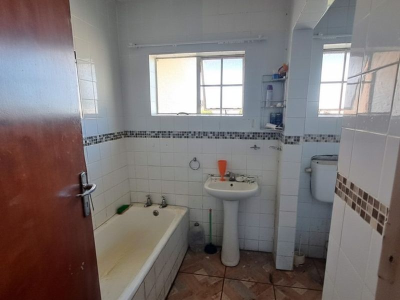 House For Sale in Kabega, Port Elizabeth - Photo 10