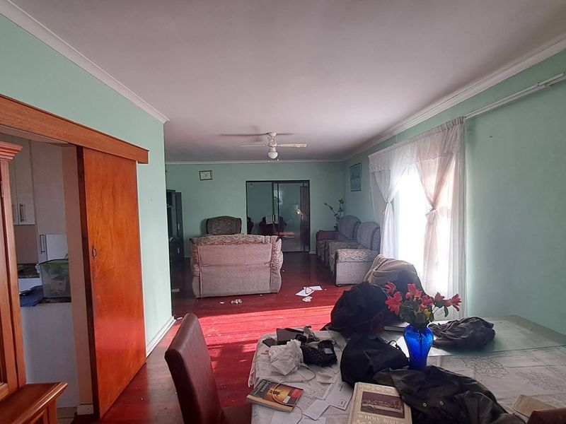 House For Sale in Kabega, Port Elizabeth - Photo 4