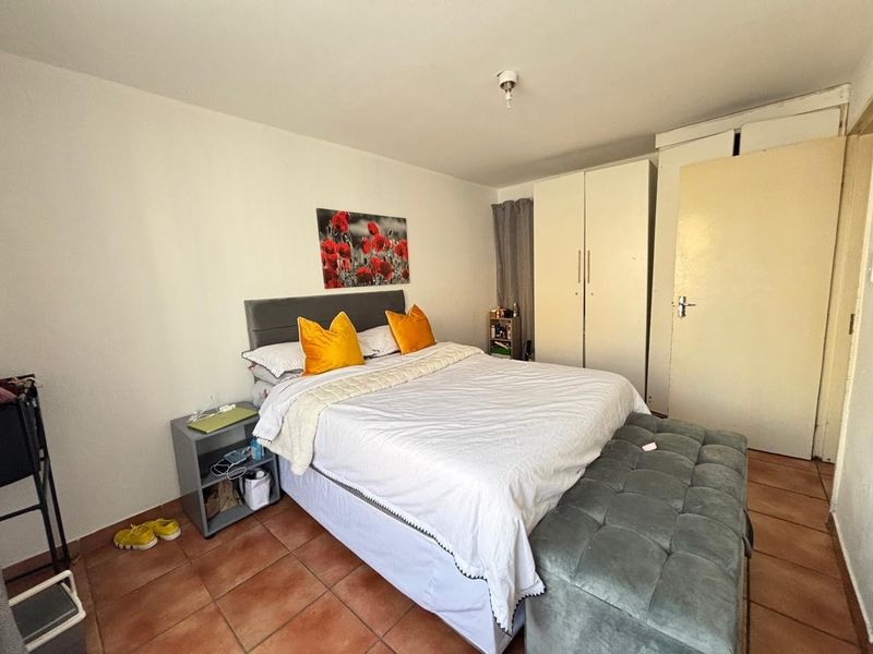 Prime Scottsville Apartment | Walk to UKZN | High-Return Unit +/- R10k pm | Secured Complex - Photo 9