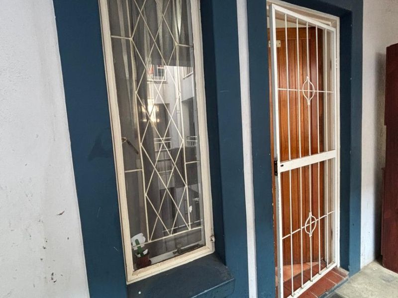 Prime Scottsville Apartment | Walk to UKZN | High-Return Unit +/- R10k pm | Secured Complex - Photo 2