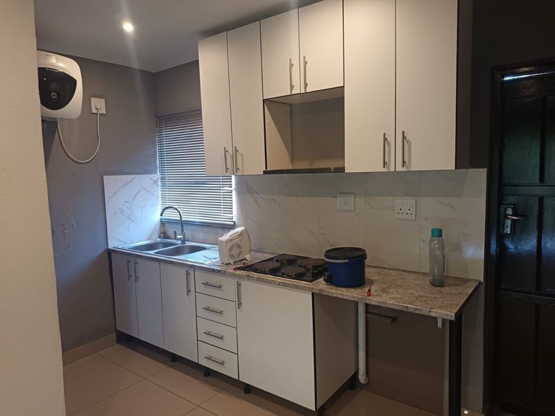 2 Bedroom Cottage To Rent in Birchleigh, Kempton Park - Photo 1