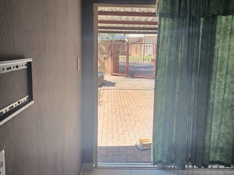 2 Bedroom Cottage To Rent in Birchleigh, Kempton Park - Photo 10