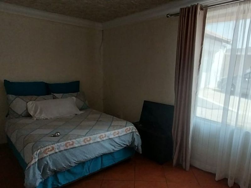 3 Bedroom House To Rent - Photo 3