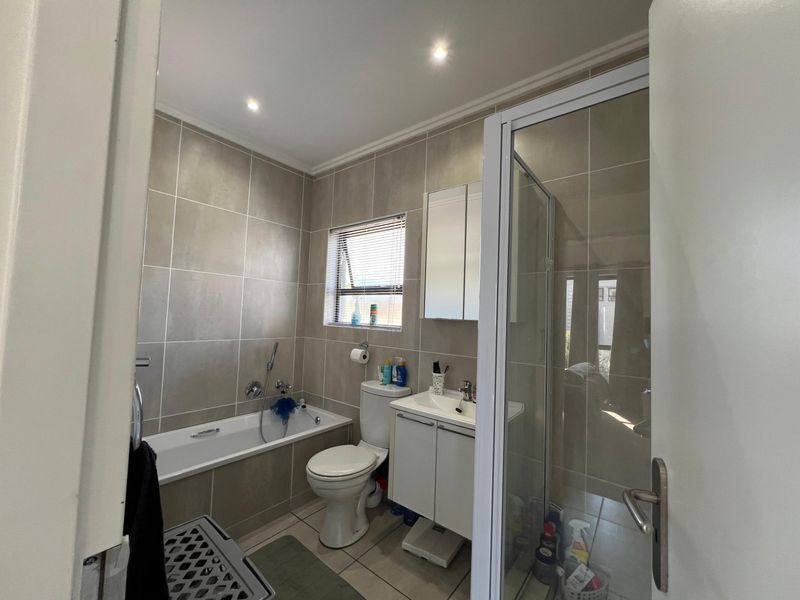 Apartment To Rent in Craigavon, Sandton - Photo 9