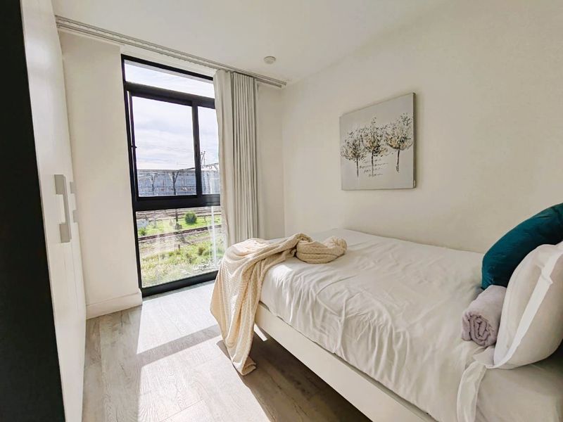 No Transfer Duty !!! Apartment For Sale in Woodstock, Cape Town - Photo 6