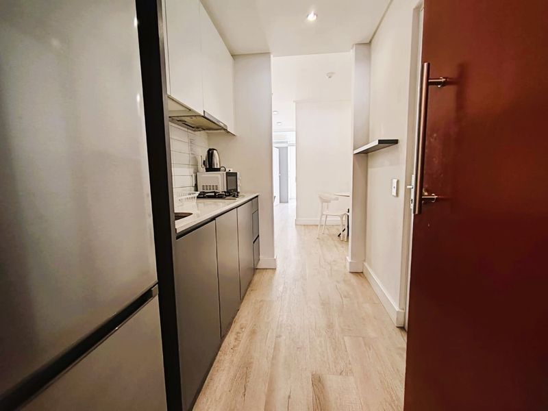 No Transfer Duty !!! Apartment For Sale in Woodstock, Cape Town - Photo 2