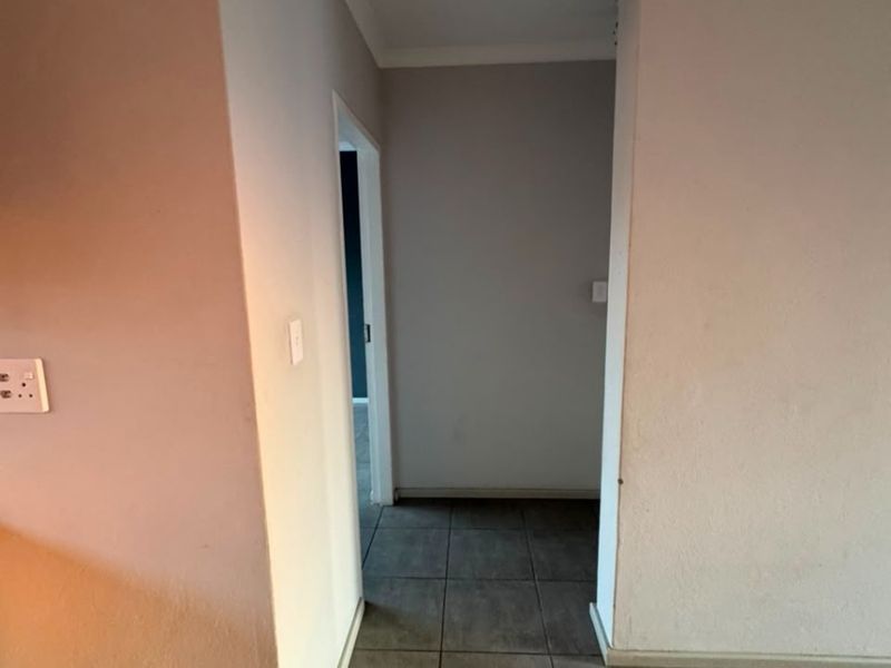 Apartment To Rent in Athlone Park, Amanzimtoti, KwaZulu Natal - Photo 7