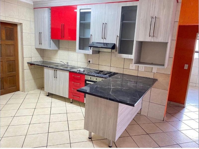 Apartment To Rent in Stonehenge, Nelspruit - Photo 2