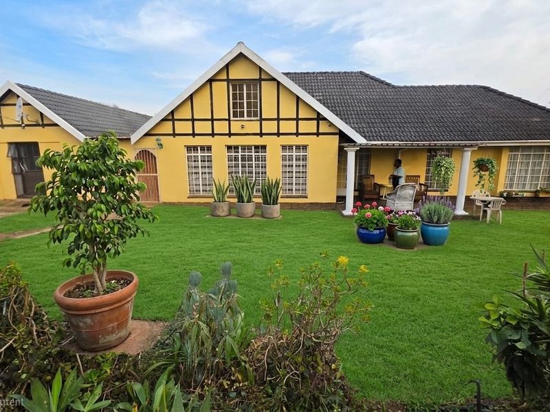Your family's next chapter starts here-space, comfort and value in one perfect home in Hayfields. - Photo 8