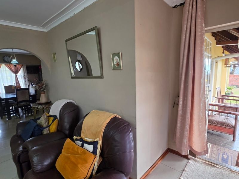 Your family's next chapter starts here-space, comfort and value in one perfect home in Hayfields. - Photo 7