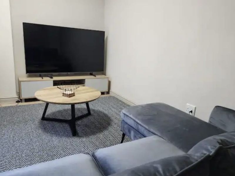 Fully furnished 1 bed apartment - Photo 4