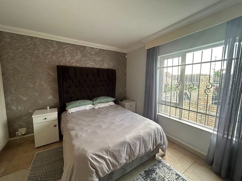 6 Bedroom Tenanted Guest House  Lodge For Sale - Photo 2