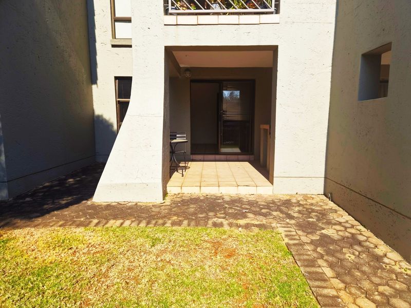 Apartment To Rent in Maroeladal, Randburg - Photo 9