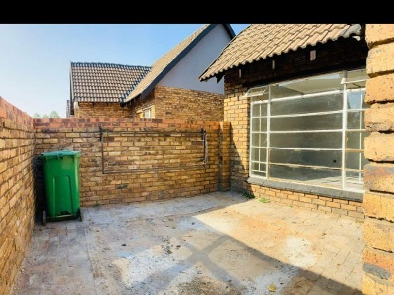Townhouse For Sale in Middelburg Central, Middelburg - Photo 4