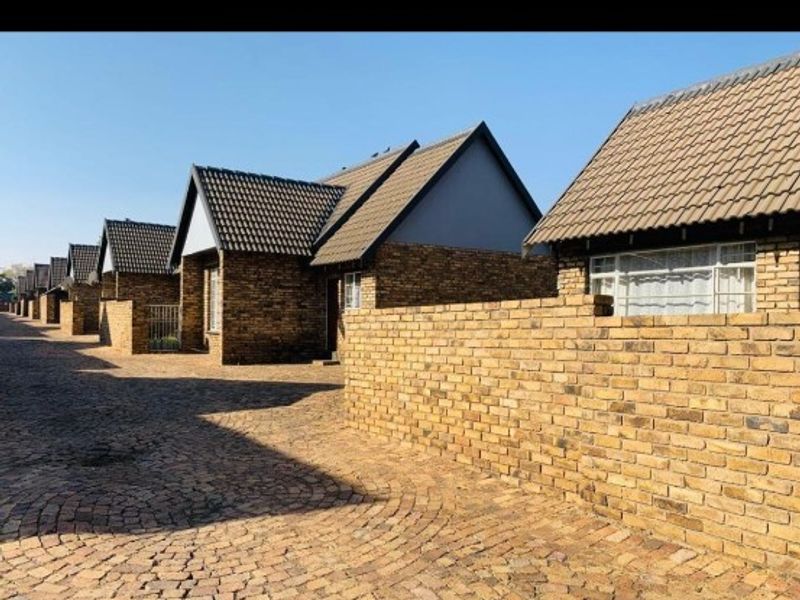Townhouse For Sale in Middelburg Central, Middelburg - Photo 5