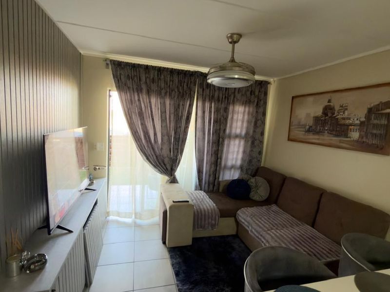 Modern 2-Bedroom Ground Floor Apartment - Green Park Lifestyle Estate, Boksburg - Photo 7
