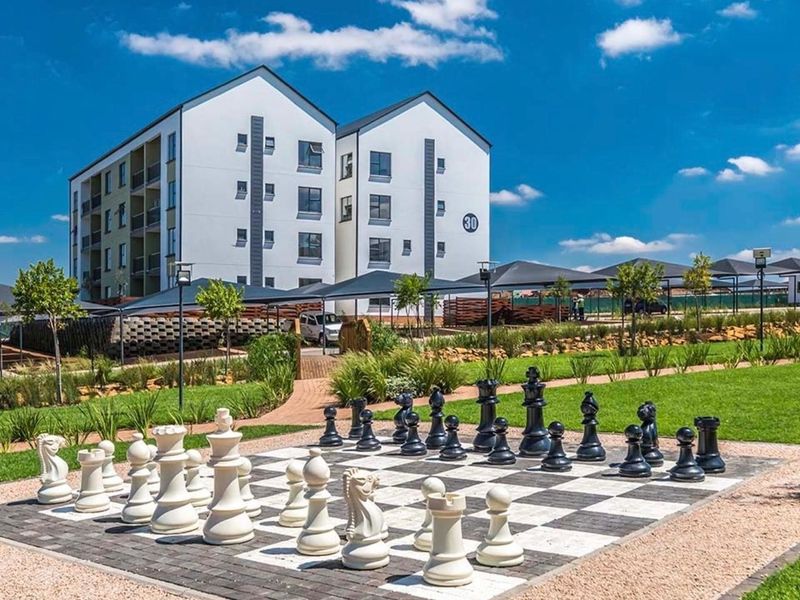 Modern 2-Bedroom Ground Floor Apartment - Green Park Lifestyle Estate, Boksburg - Photo 3