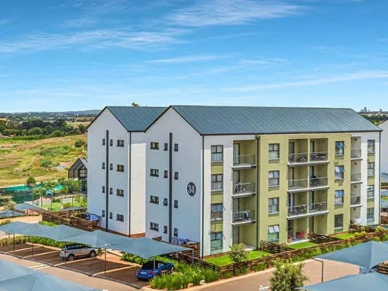 Modern 2-Bedroom Ground Floor Apartment - Green Park Lifestyle Estate, Boksburg - Photo 2