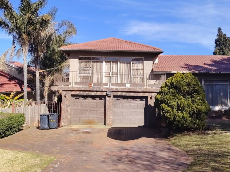 House For Sale in Winchester Hills, Johannesburg - Photo 2