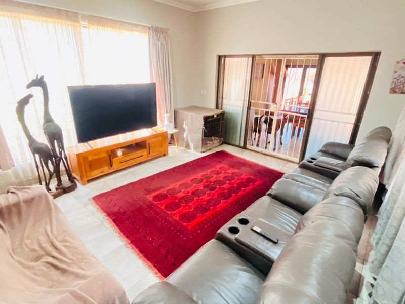20-Hectare Lifestyle Farm with 3 Income-Generating Flatlets, Horse Facilities and Borehole for Sale - Photo 10