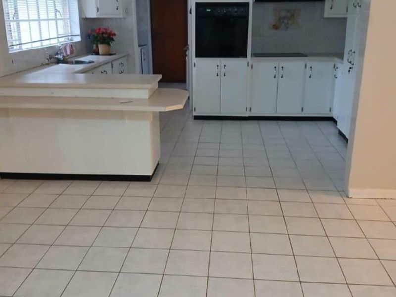 Townhouse For Sale in Aviary Hill, Newcastle, KwaZulu Natal - Photo 8