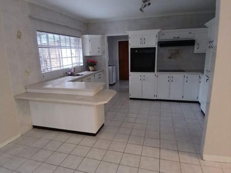 Townhouse For Sale in Aviary Hill, Newcastle, KwaZulu Natal - Photo 7