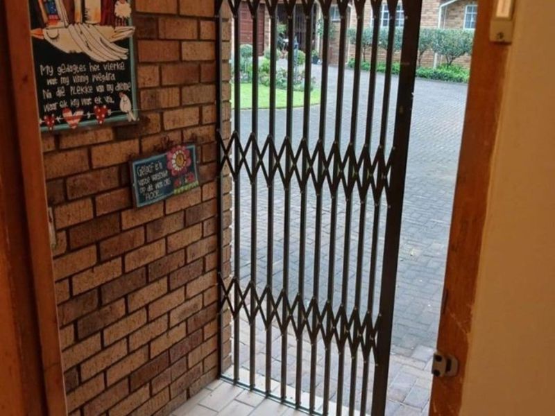 Townhouse For Sale in Aviary Hill, Newcastle, KwaZulu Natal - Photo 6