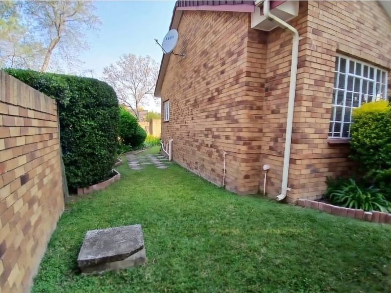 Townhouse For Sale in Aviary Hill, Newcastle, KwaZulu Natal - Photo 4