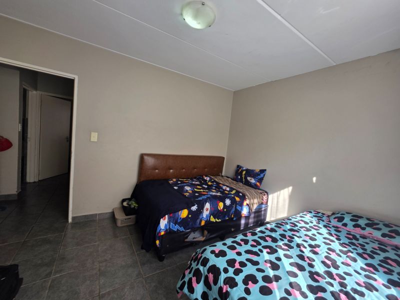 3 Bedroom Townhouse for Sale in Summerset - Photo 7