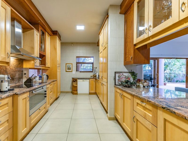 Exceptional Embassy And Executie / Comfortable  Living - Photo 7