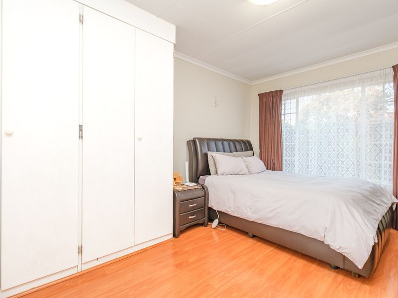 Modern Facebrick Townhouse with Private Garden in Honeydew Ridge - Photo 9
