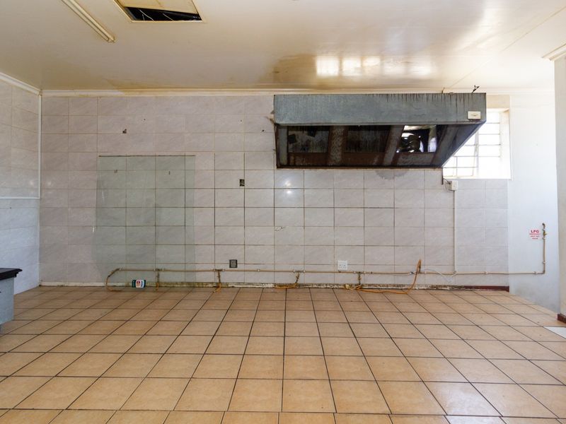 Prime Retail Shop to Let in Summerstrand | 80 sqm - Photo 9