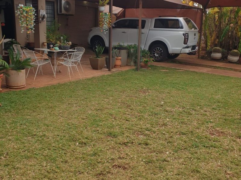 3 bedroom family home with a beautiful garden - Photo 3