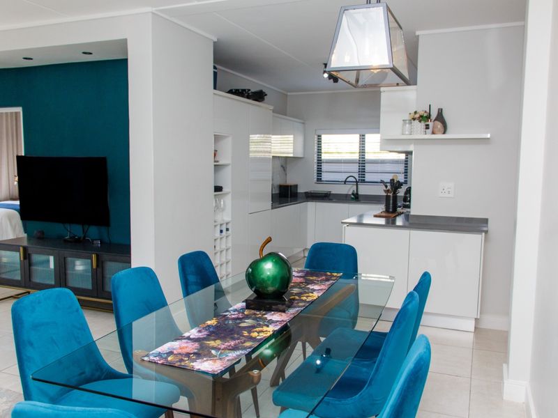 Sophisticated Design Apartment For Sale in The Polofields, Waterfall City - Photo 8