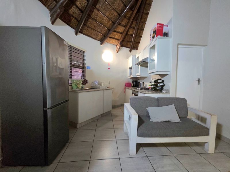 Convenient Beachside Getaway - Photo 7