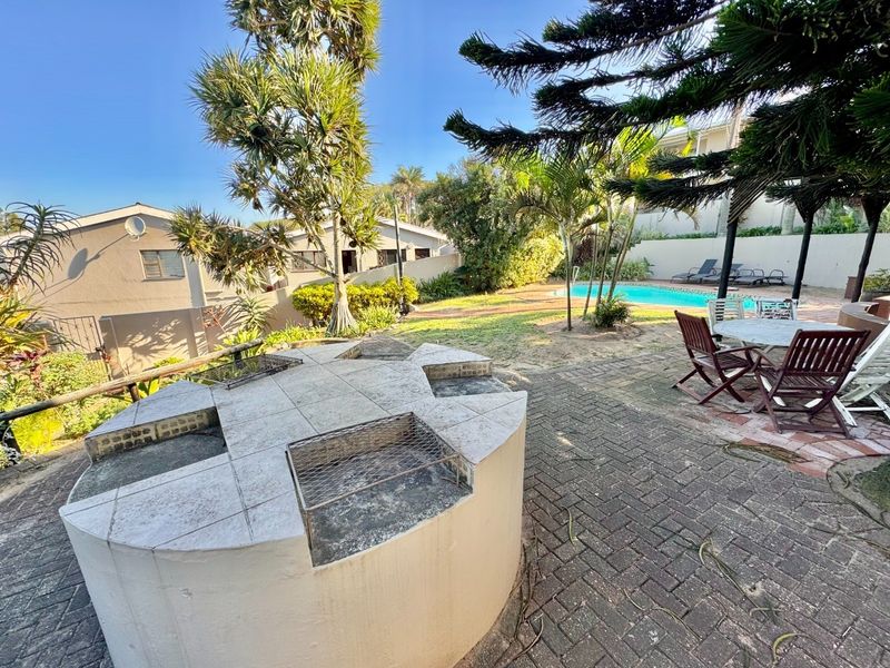Convenient Beachside Getaway - Photo 2