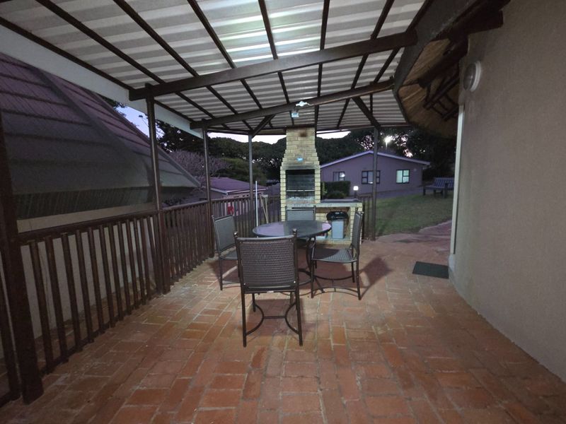 Convenient Beachside Getaway - Photo 4