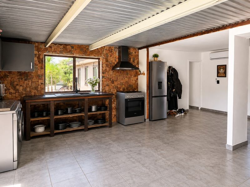 House For Sale in Southfork, Johannesburg - Photo 2