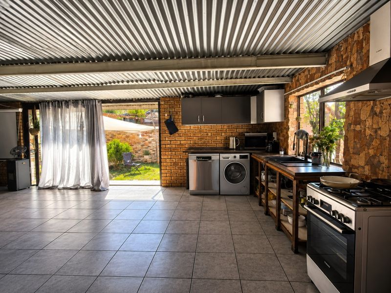 House For Sale in Southfork, Johannesburg - Photo 4
