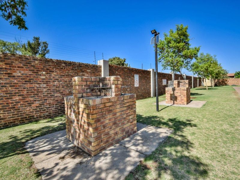 Apartment For Sale in Hughes, Boksburg - Photo 7