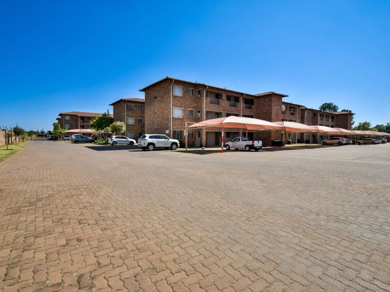 Apartment For Sale in Hughes, Boksburg - Photo 4