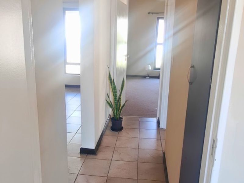 2-Bedroom Apartment to Rent in Senator Park, White River - Photo 9