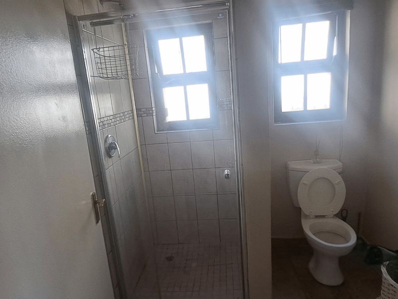 2-Bedroom Apartment to Rent in Senator Park, White River - Photo 7