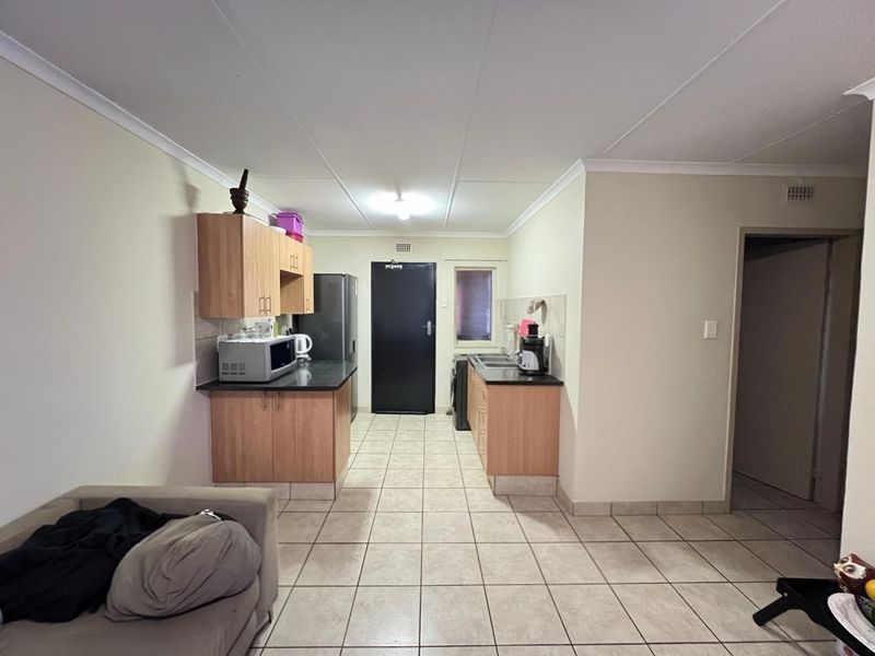 Apartment For Sale in Olympus AH, Pretoria - Photo 2