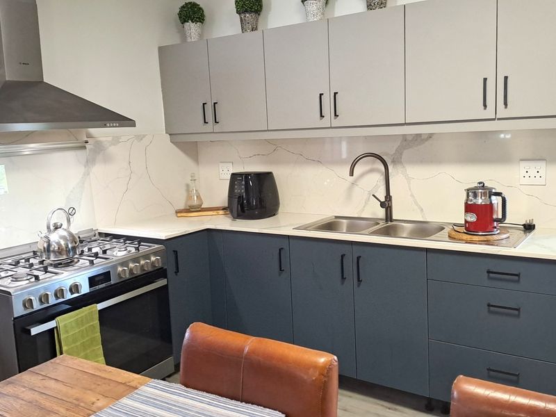 Three-bedroom house in Twee Rivieren, George - Photo 9