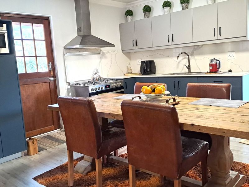 Three-bedroom house in Twee Rivieren, George - Photo 8