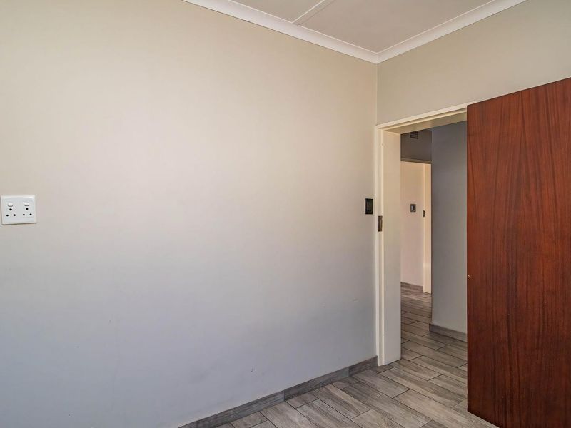 House For Sale in Bonaero Park, Kempton Park - Photo 6